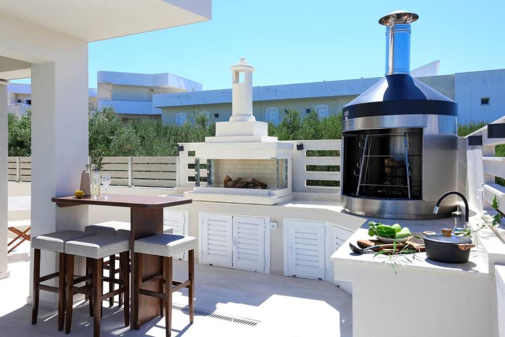 Villa Constantino With Heated Pool Kato Gouves Exterior photo